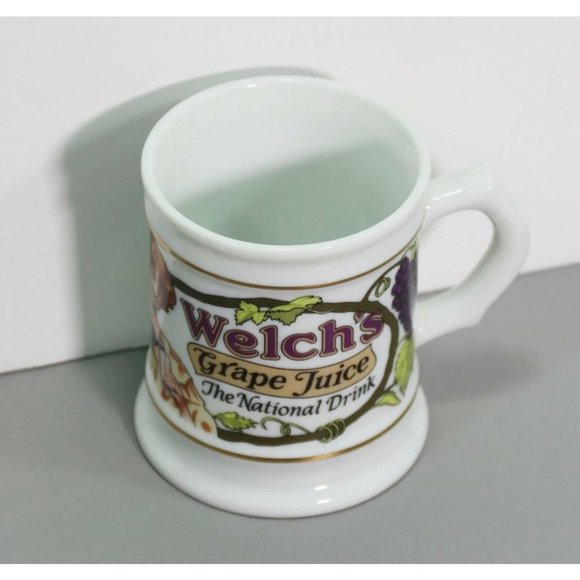 One Franklin Mint The Corner Store Welch’s Grape Juice Mug 1985 - Picture 4 of 5